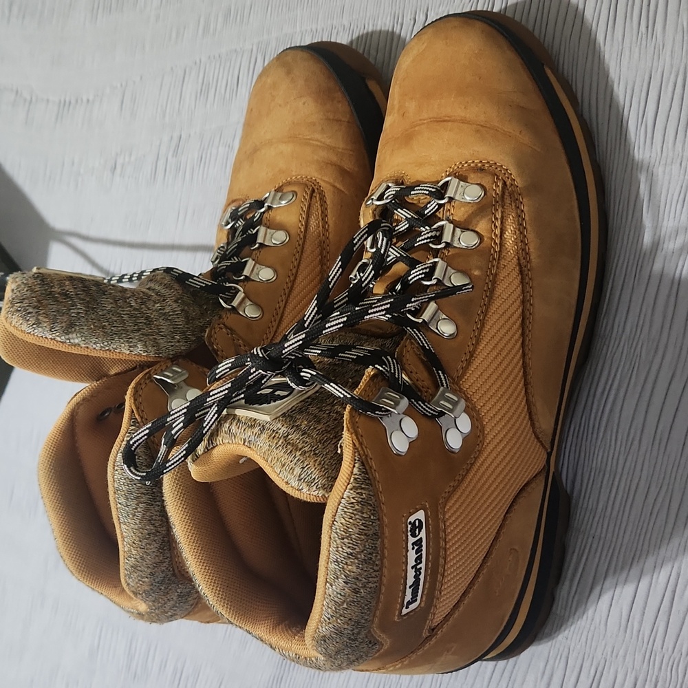 Timberland boots size 11 buckskin and green